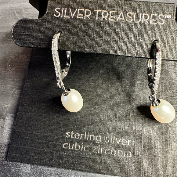 Silver Treasures sterling silver cubic zirconia stimulated pearl drop earrings - Picture 9 of 9